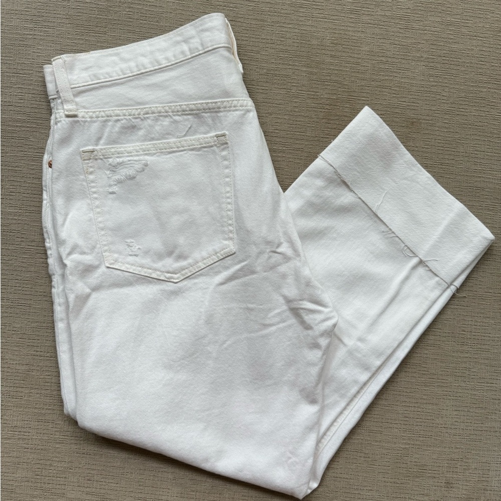 NWT GAP Girlfriend Mid Rise white jeans‎
